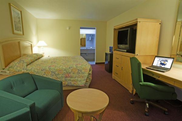 Americas Best Value Inn V1305 (Evergreen)